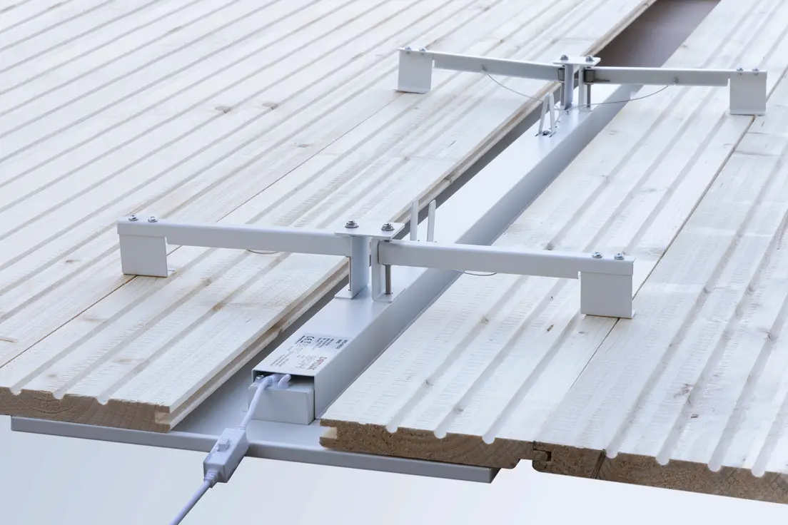 WING mit offenen Brackets