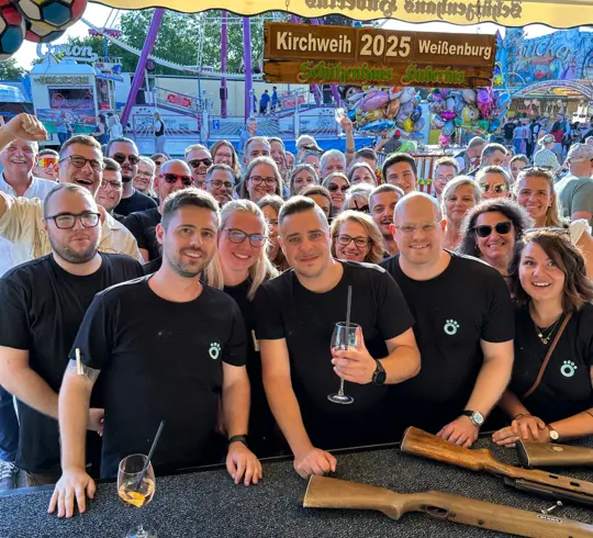 Team DOTLUX am Schießstand auf der Weißenburger Kirchweih 2025