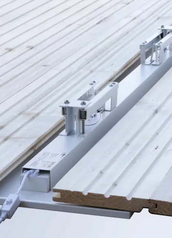 Bei Beginn des Einbaus geschlossene Brackets